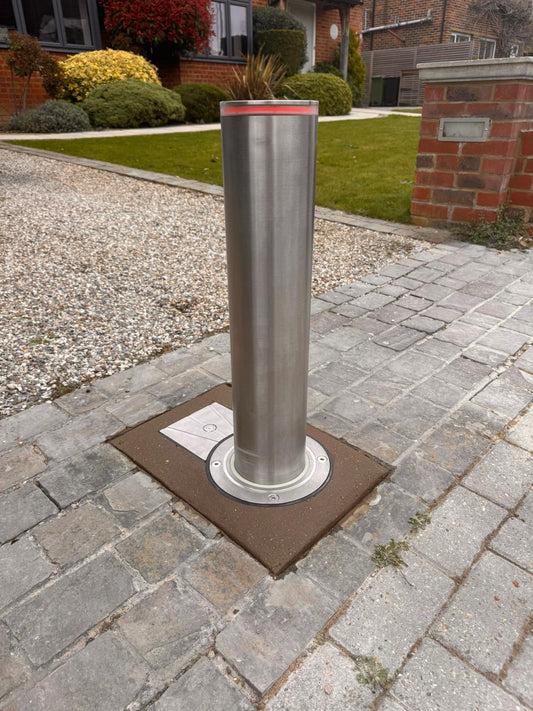DriveGuard Automatic Bollard