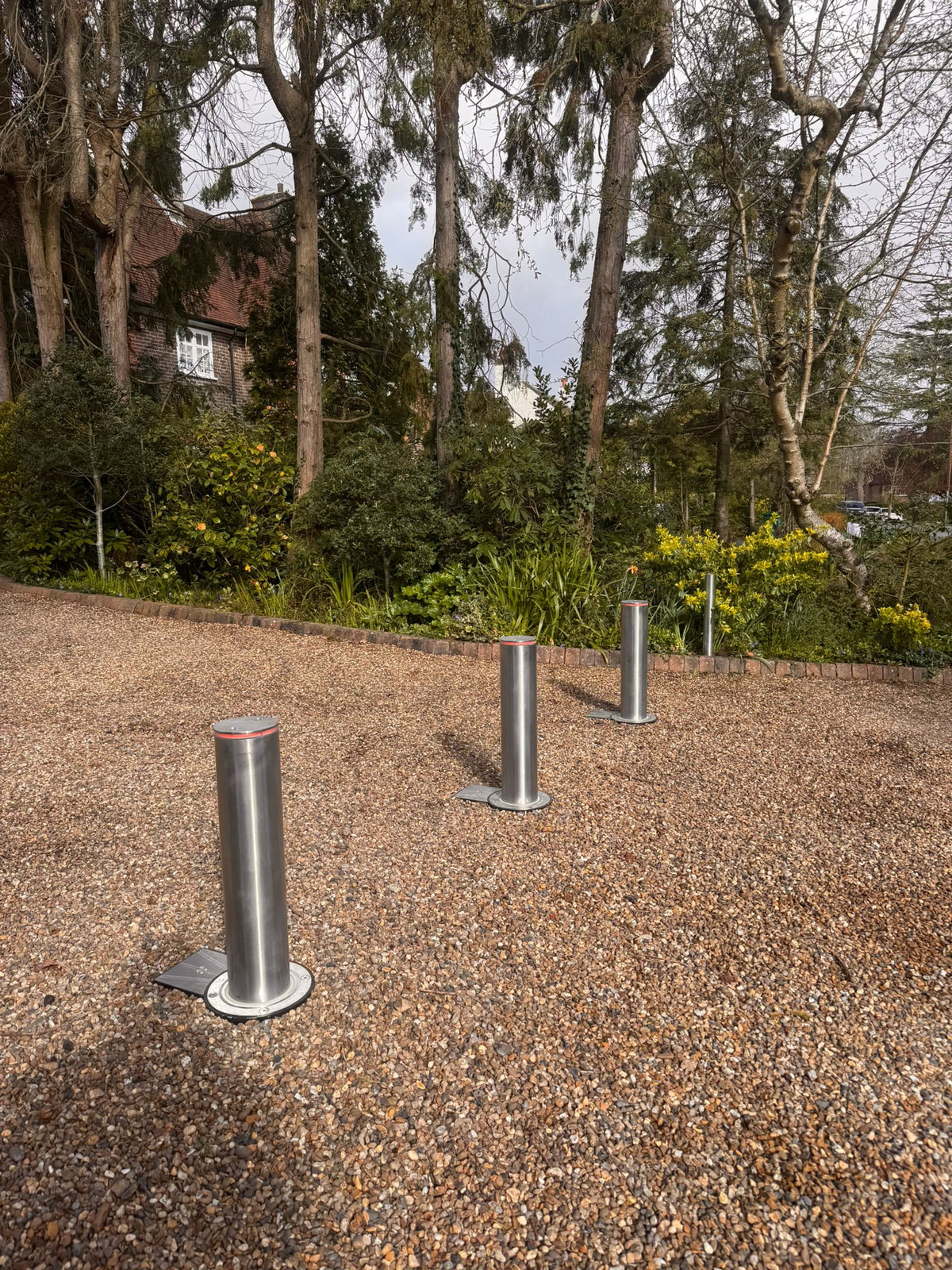 DriveGuard Automatic Bollard