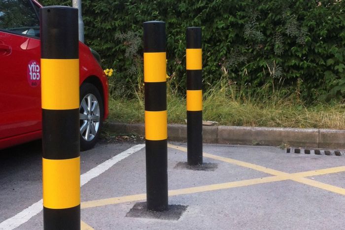 High Vis Heavy Duty Static Bollard