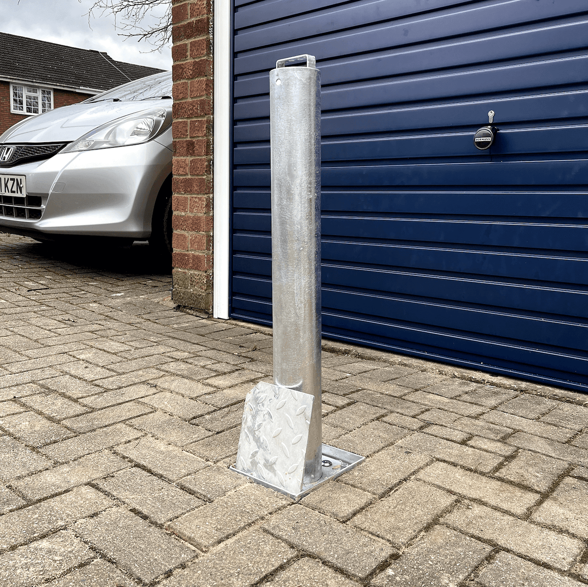 DriveGuard Series 1 Telescopic Driveway Bollard