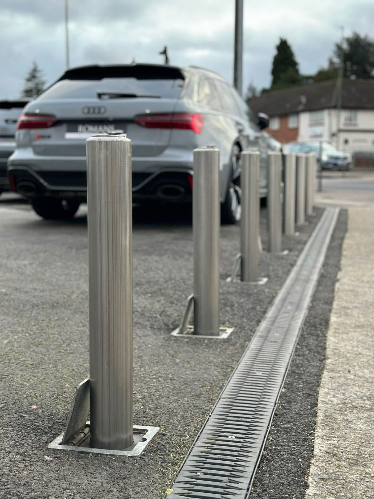 Medium Stainless Steel Telescopic Driveway Bollard