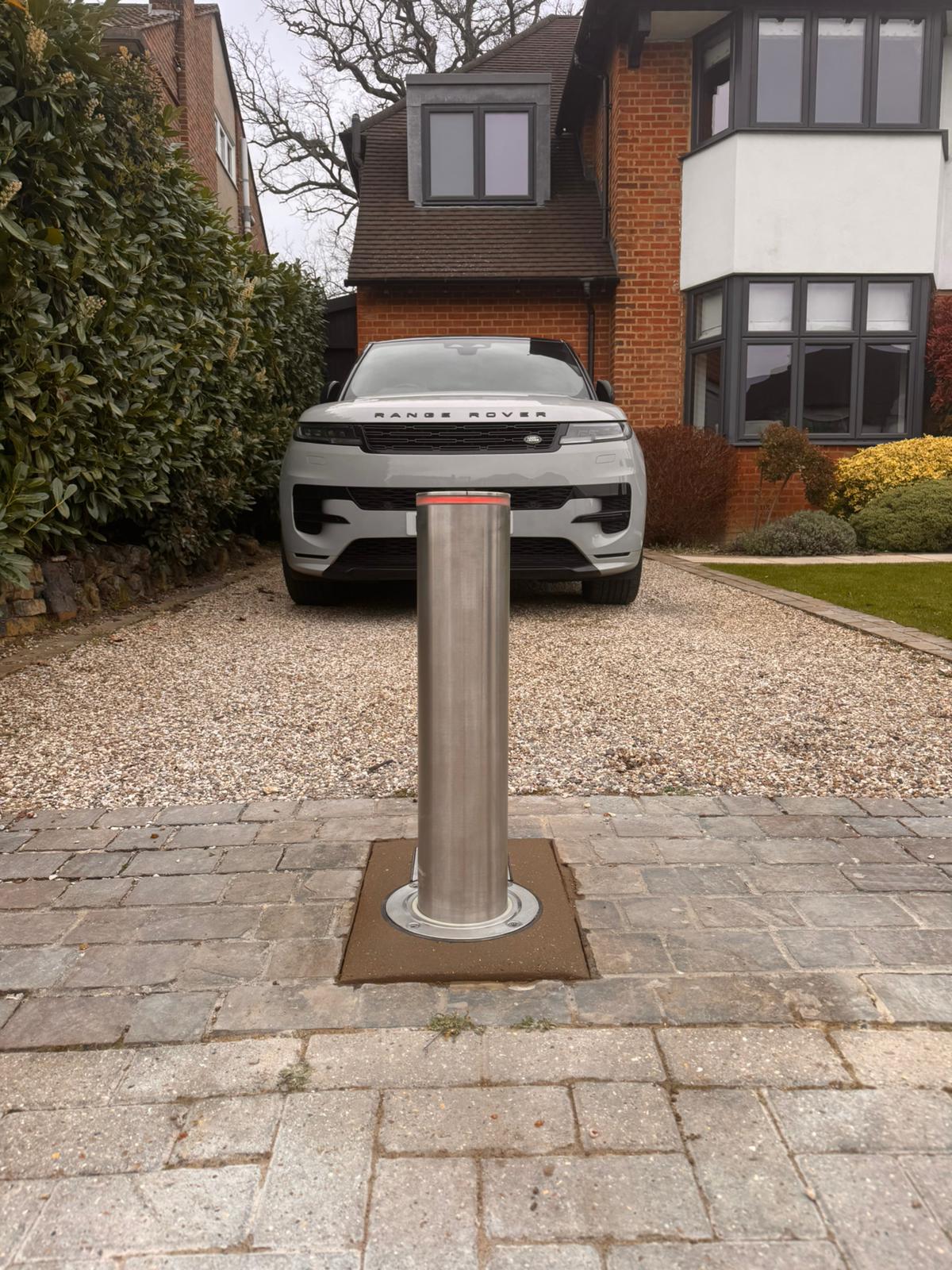 DriveGuard Automatic Bollard